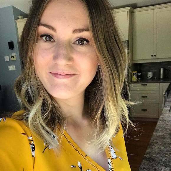 Meet your Posher, Jenna - Picture 1 of 2